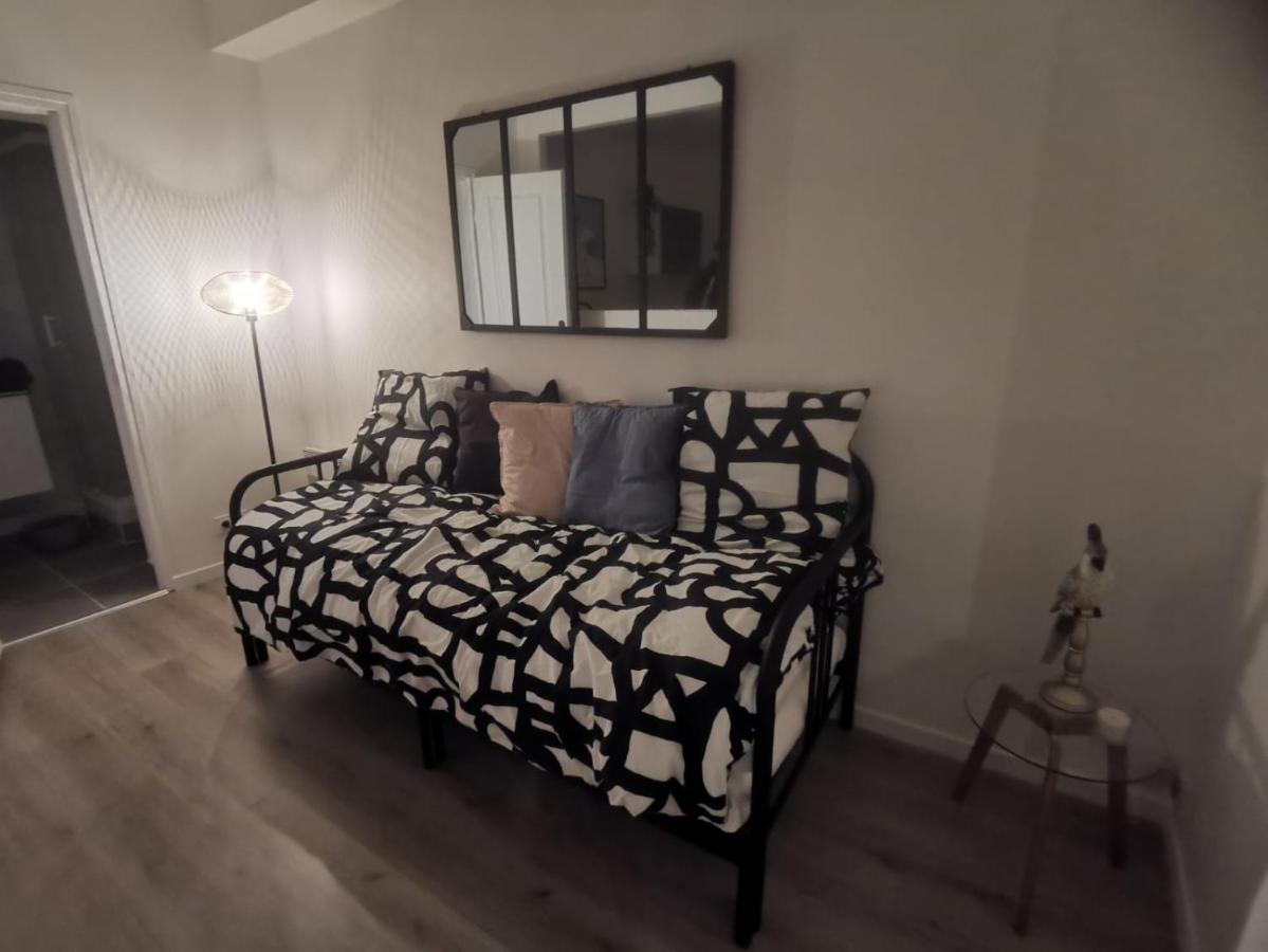 Apartmán Studio Cosy Et Renove A 2 Pas Gare Reims Centre - Rue Exteriér fotografie